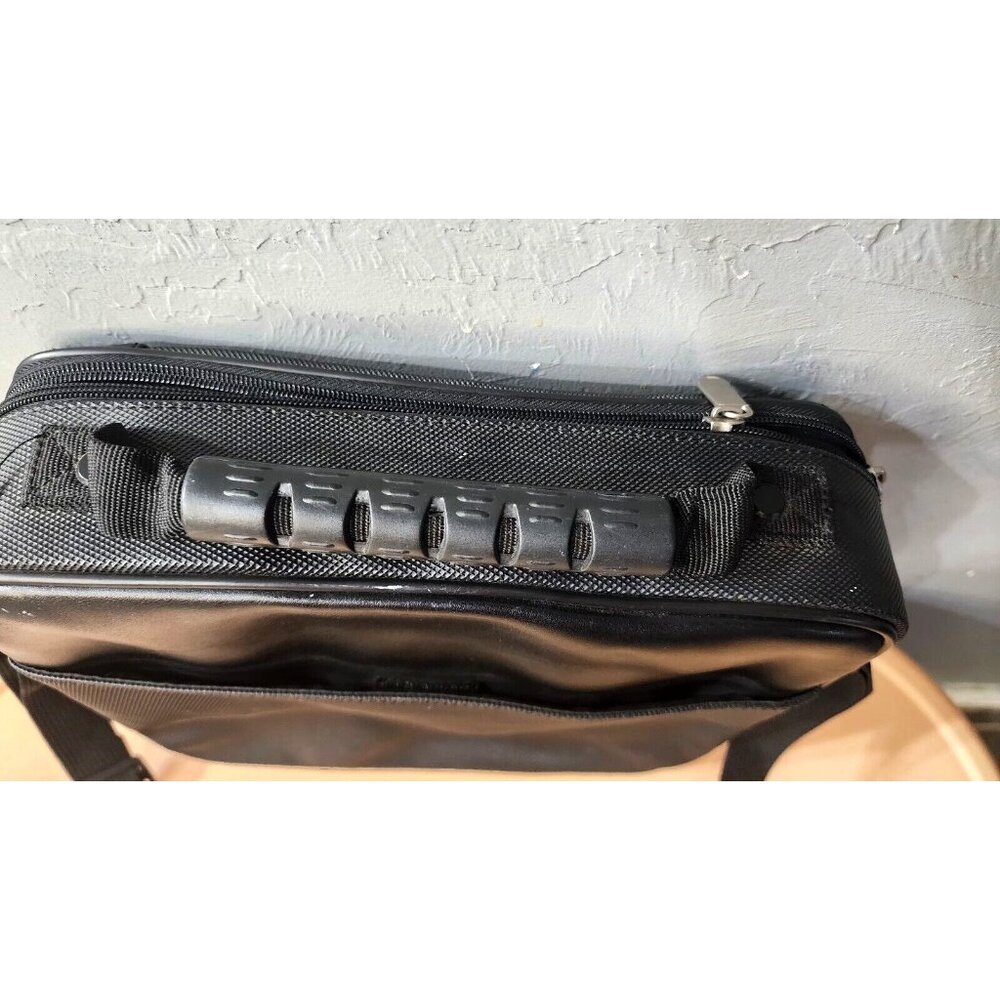 Init Portable DVD Player Black Bag with CD Pockets& Storage 11'' in - Picture 4 of 13